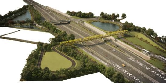 Luchtfoto van een snelweg met brug, waterpartijen en groene zones eromheen. (vergroot foto)